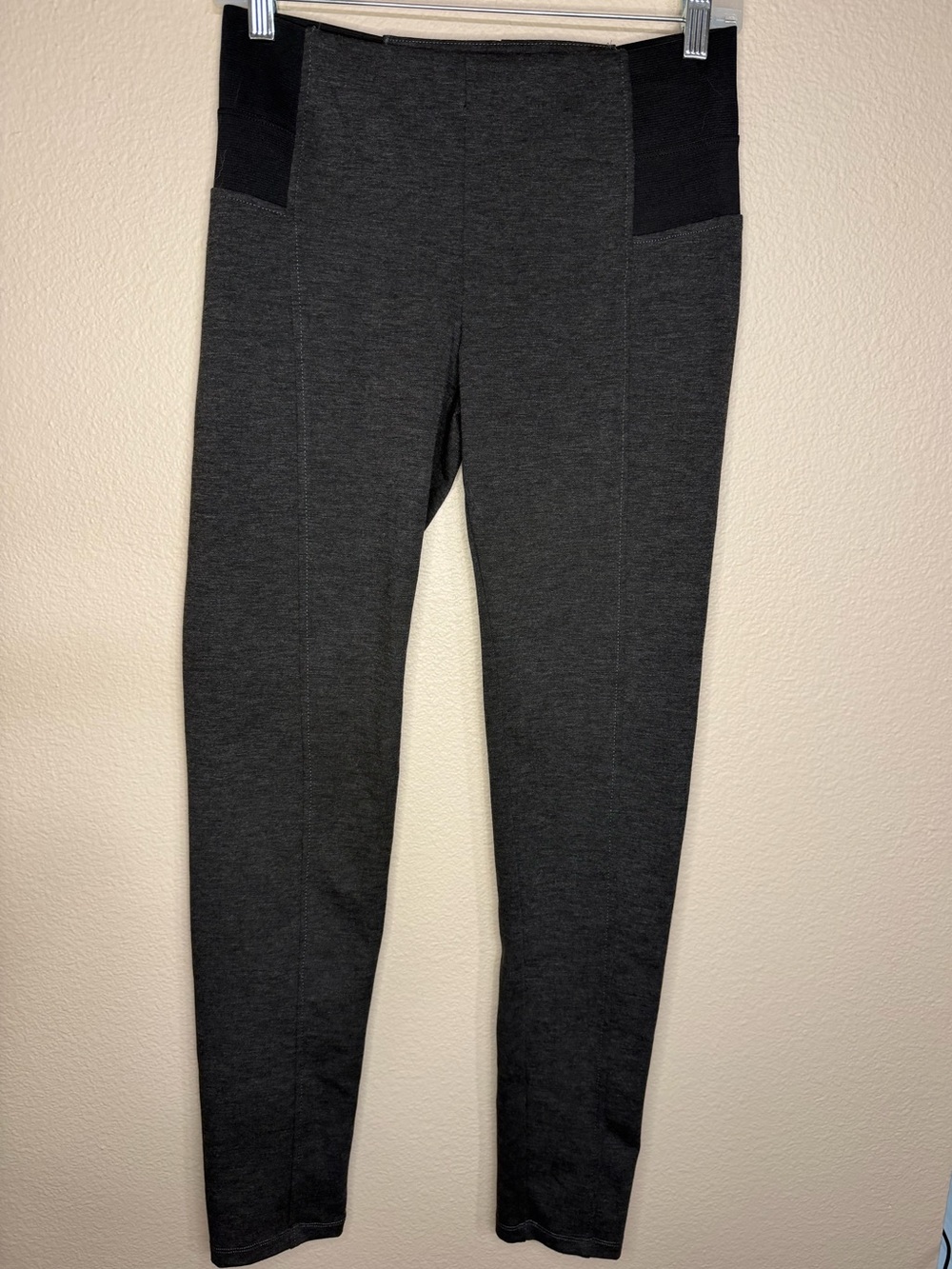 Simply Vera by Vera Wang Charcoal Gray Leggings with Black Waist Panels